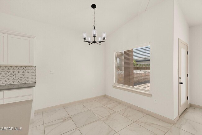 Building Photo - 968 Gulf Streams Ave