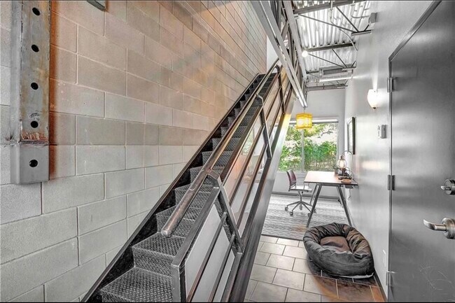 Building Photo - 4801 S Congress Ave