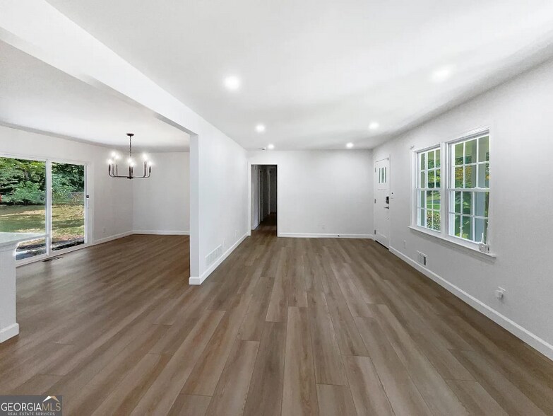 Building Photo - 2685 Rainbow Ridge Rd