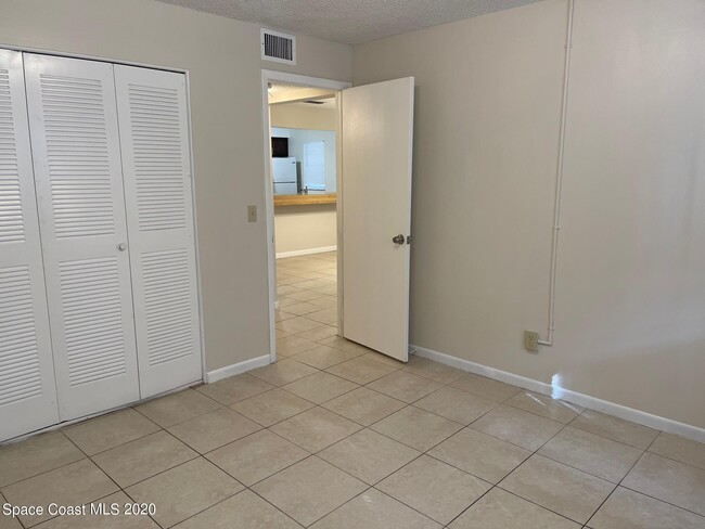 Building Photo - 455 Knox McRae Dr