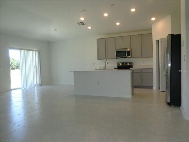 Building Photo - 317 Loch Ct