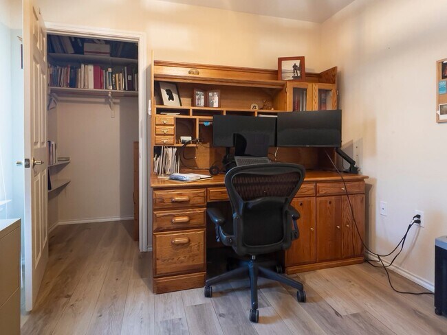 Building Photo - Fully Furnished South Austin Home - Rivers...