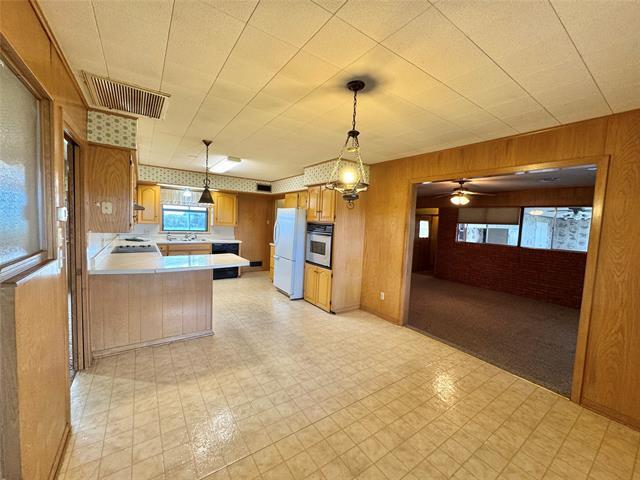 Building Photo - 1090 Fm 1200