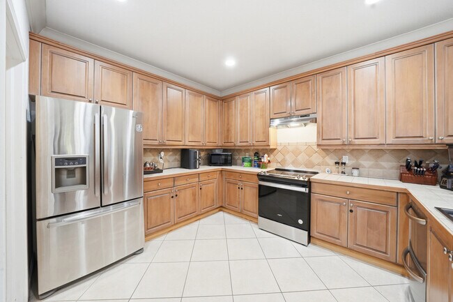 Building Photo - 16372 SW 62nd Ter