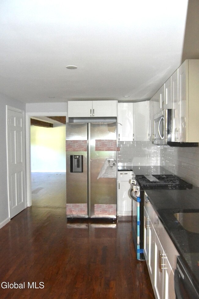 Building Photo - 7 Erics Ln