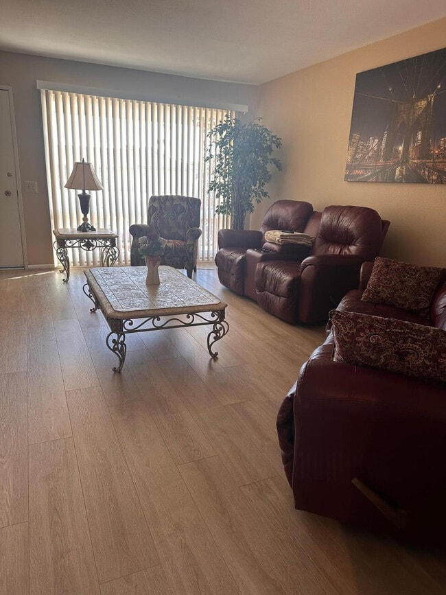 Building Photo - 10214 W Burns Dr