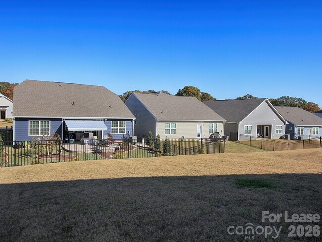 Building Photo - 161 White Apple Wy