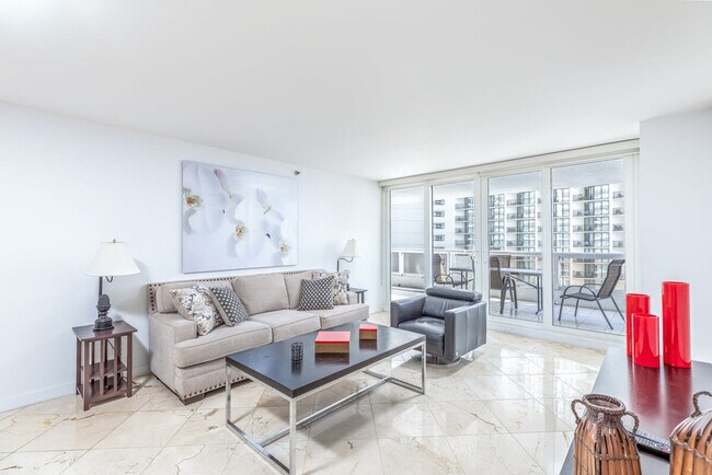 Building Photo - 1717 N Bayshore Dr