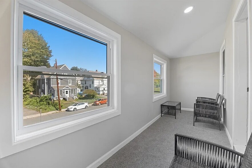 Building Photo - 12 Saint James Ave