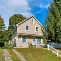 Building Photo - 1052 Poplar St