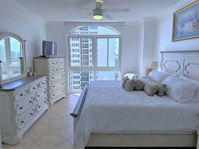 Building Photo - 2080 S Ocean Dr