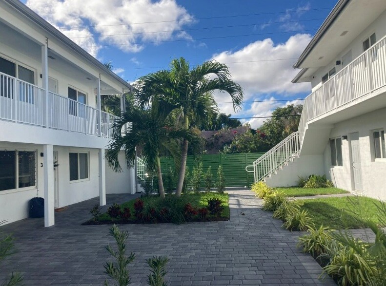 Building Photo - 3201 Broadway