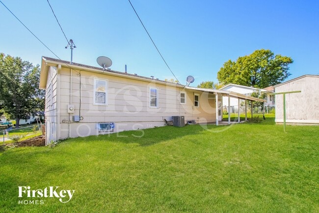 Building Photo - 1012 Magnolia W