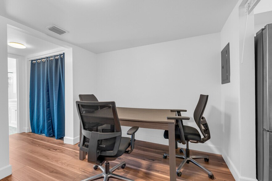 Building Photo - 1140 S Orlando Ave