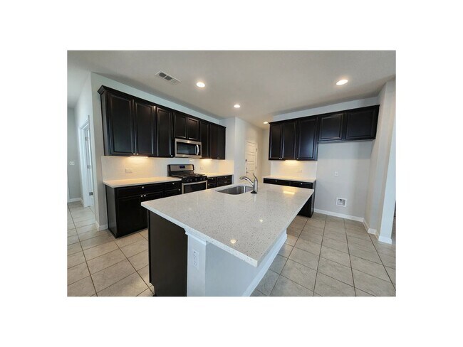 Building Photo - 449 Gaida Loop