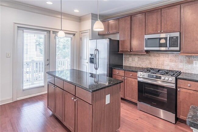 Building Photo - 1192 Lavista Cir NE