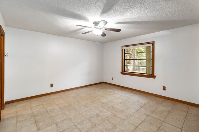 Building Photo - 9410 7th Ave