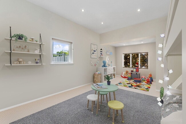 Building Photo - 2112 N Dayton St