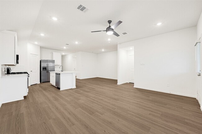 Building Photo - 9114 Sunset Marina Wy