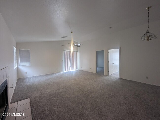 Building Photo - 7835 S Lennox Ln