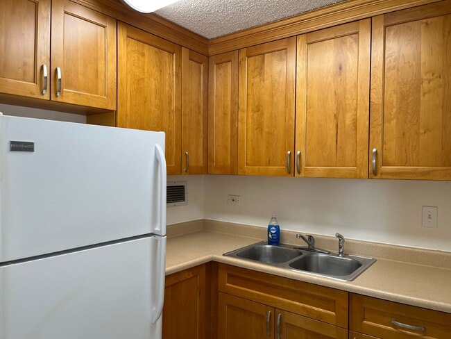 Building Photo - Village Maluhia - 2 bedrooms, 1 bath unit ...