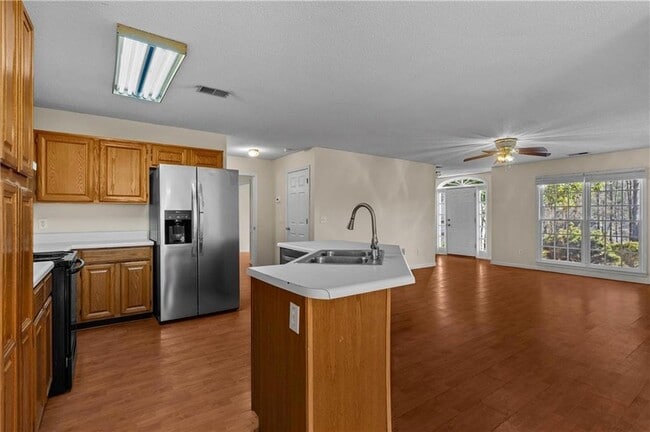 Building Photo - 2155 Southbrook Ridge NW