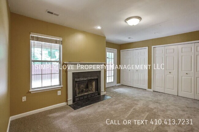 Building Photo - 2252 Commissary Cir