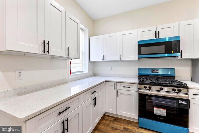 Building Photo - 3324 Edmondson Ave