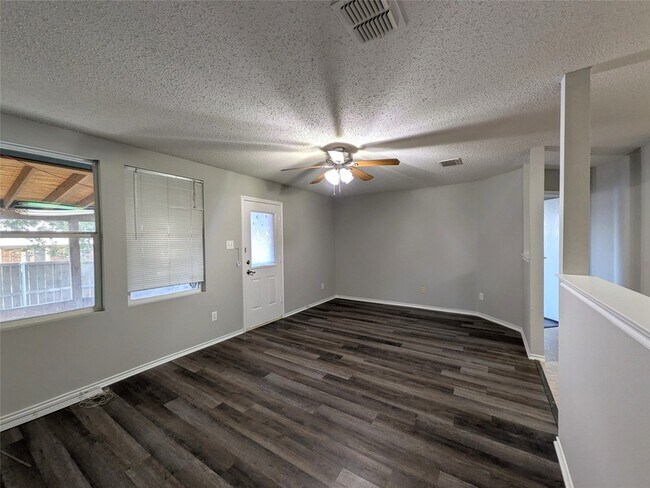 Building Photo - 1736 Carolina Ridge Way