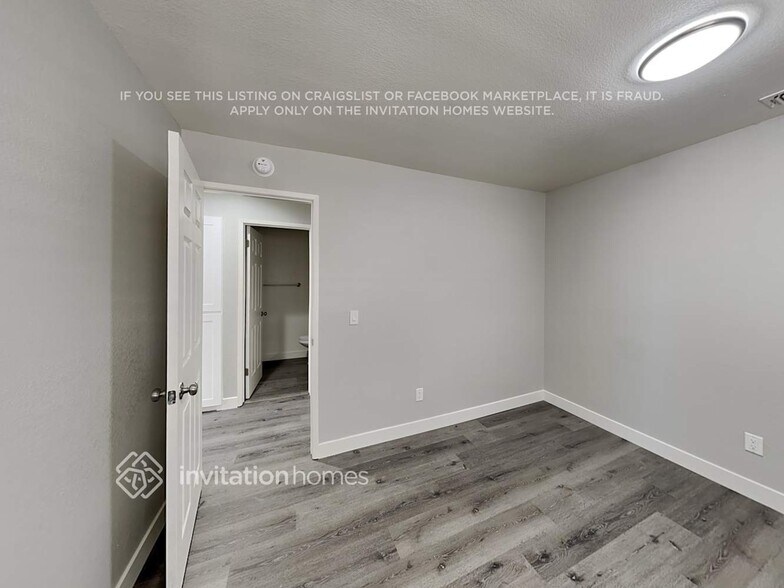 Building Photo - 4821 Laguna W Way