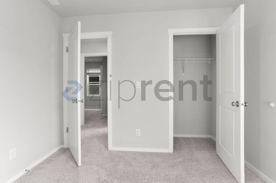 Building Photo - 11013 186th St E