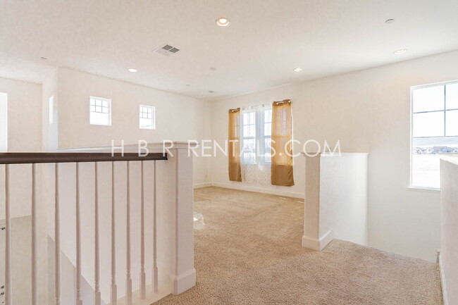 Building Photo - EXCLUSIVE ELLIS HOME For Rent in Tracy - o...