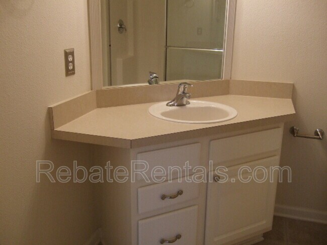 Building Photo - 7801 Point Meadows Dr