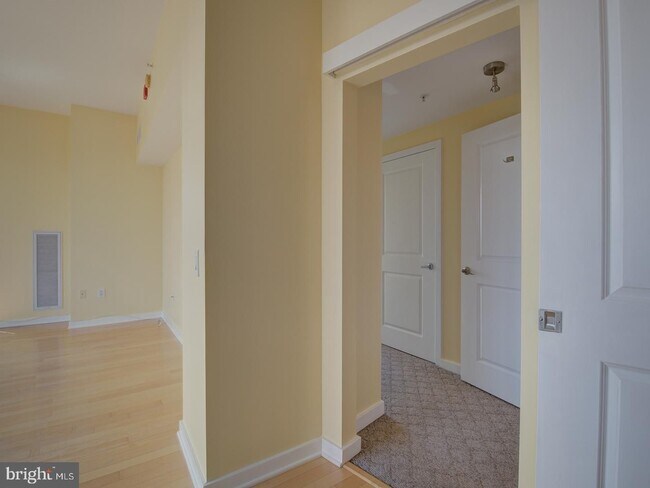 Building Photo - 475 K St NW