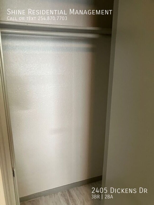 Building Photo - 2405 Dickens Dr