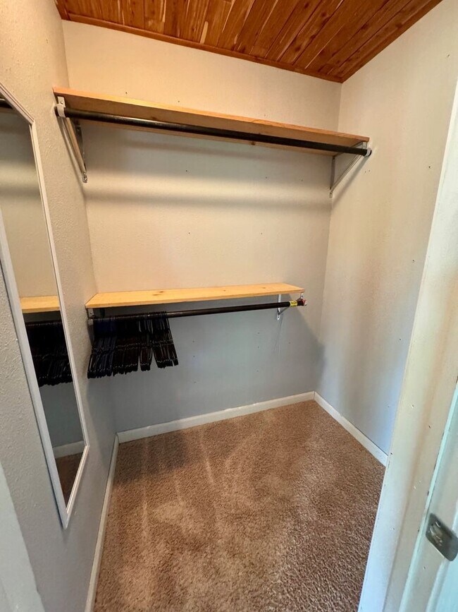 Building Photo - Spacious McAlester Home with Workshop Acce...
