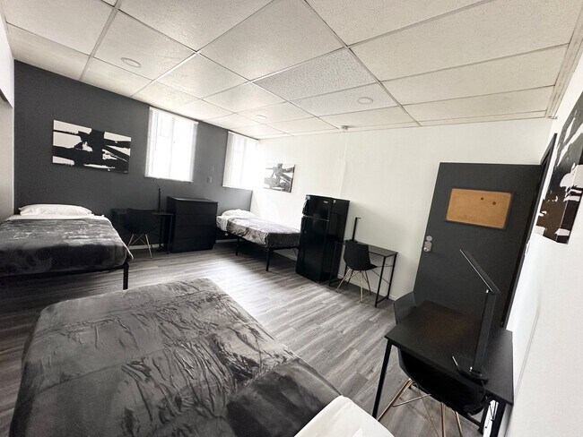 Building Photo - 832 Hilgard Ave