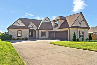 Building Photo - Pet Friendly on Exit 8!
