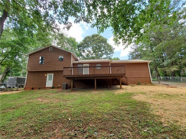 Building Photo - 394 Russell Ridge Dr