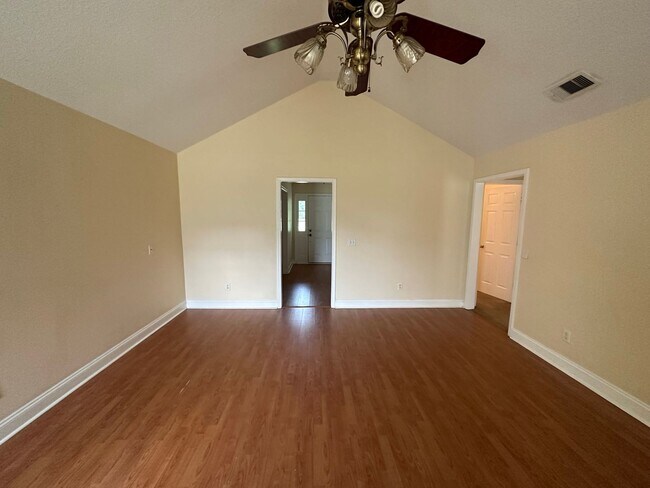 Building Photo - 789 Spence Dr