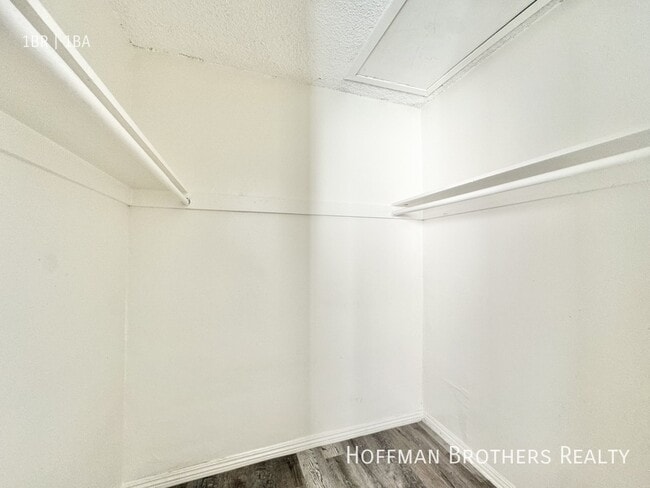 Building Photo - 1425 Freeman Ave