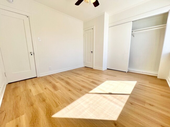 Building Photo - Charming Belmont Shore Bungalow close to 2...
