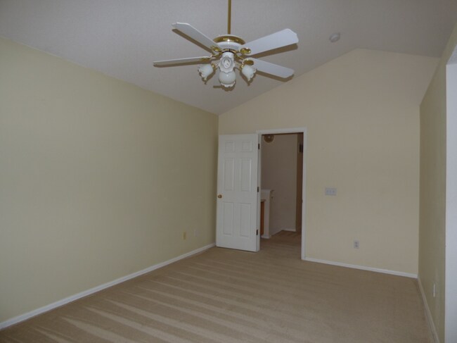 Building Photo - Fabulous Highlands Ranch Home!