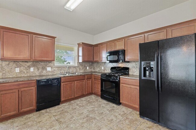 Building Photo - 410 Brazoria Trail
