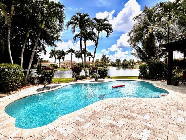 Building Photo - 19909 SW 7th Pl