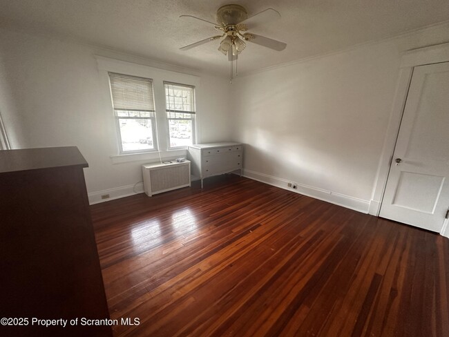 Building Photo - 1715 Tripp Ave