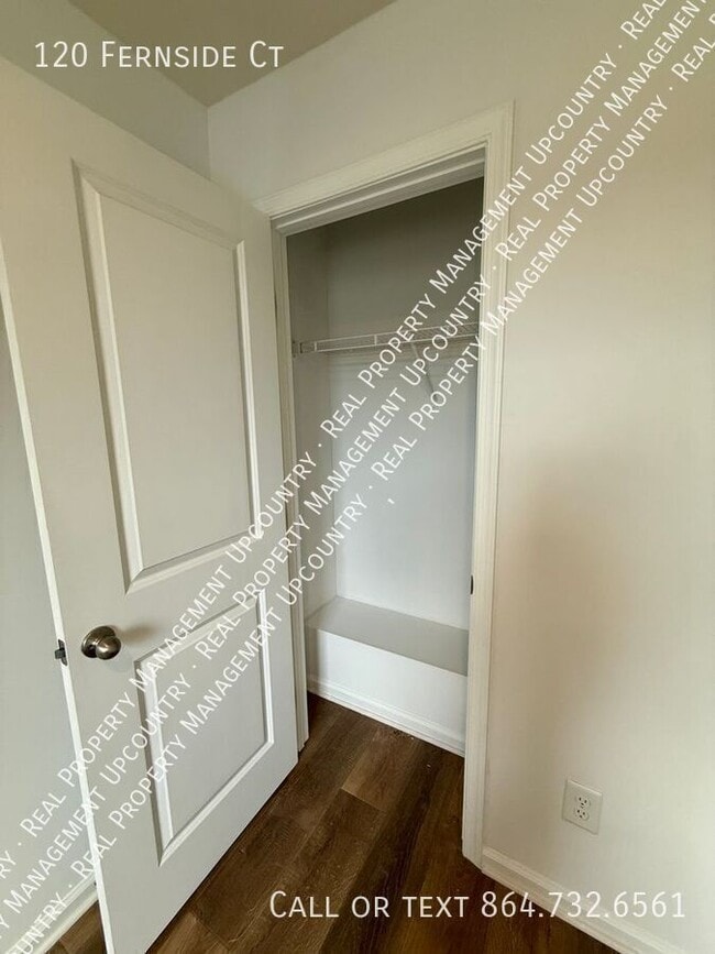 Building Photo - 120 Fernside Ct