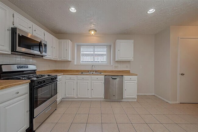 Building Photo - 1514 Jo Ann Ln