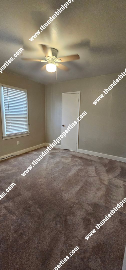 Building Photo - 607 Delamar Ave NW