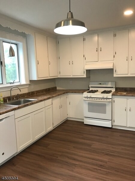 Building Photo - 5 Gates Ave